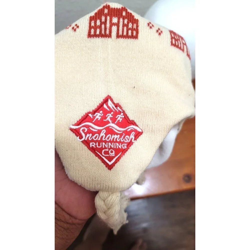 Snohomish Running Co Trapper Hat Unisex OSFM Cream Red Reindeer Winter Beanie‎